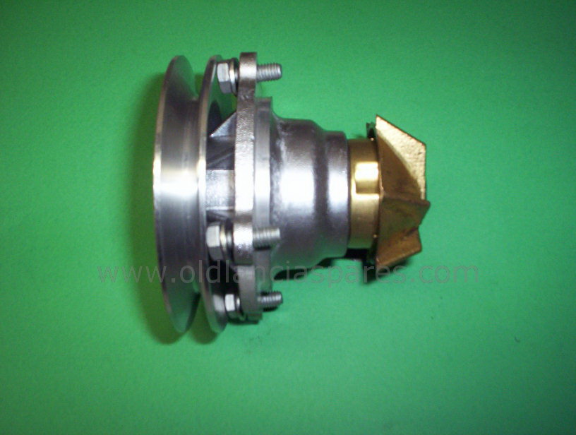 81106421 - Water pump