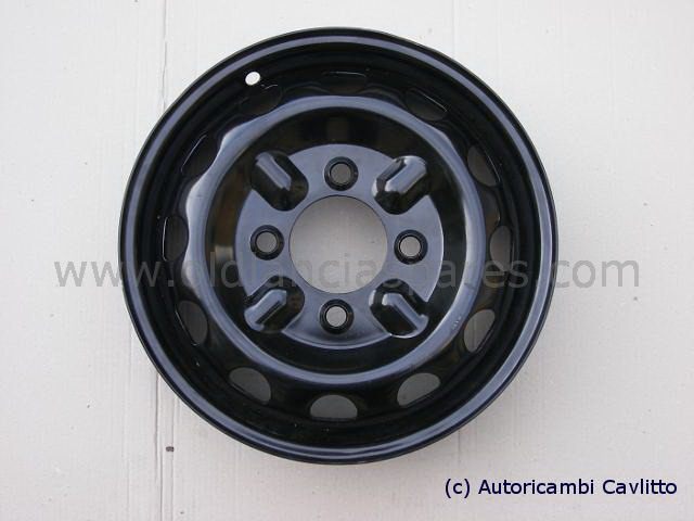 82131021 - wheel for convertible