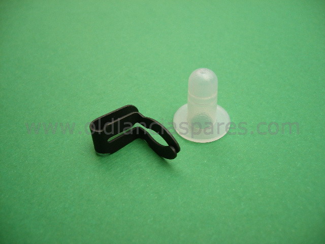 82139511 - Clip for doors panel