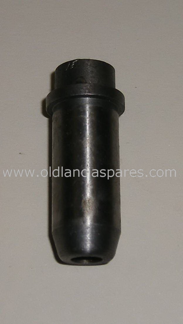82157397 - exhaust valve guide