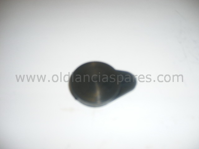 82198329 - reservoir cap