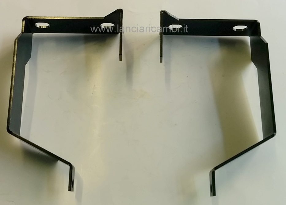 82278435 - Right headlight bracket for models without bumper. Fulvia HF and Montecarlo