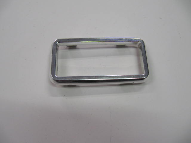 82283618 - int. handle frame