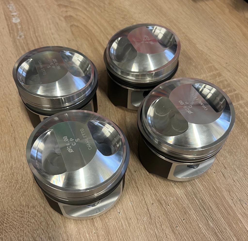 CAV8686 - Complete pistons set diameter 80mm for Fulvia 1400 engine. Producer: CPS. Always available in our shop!