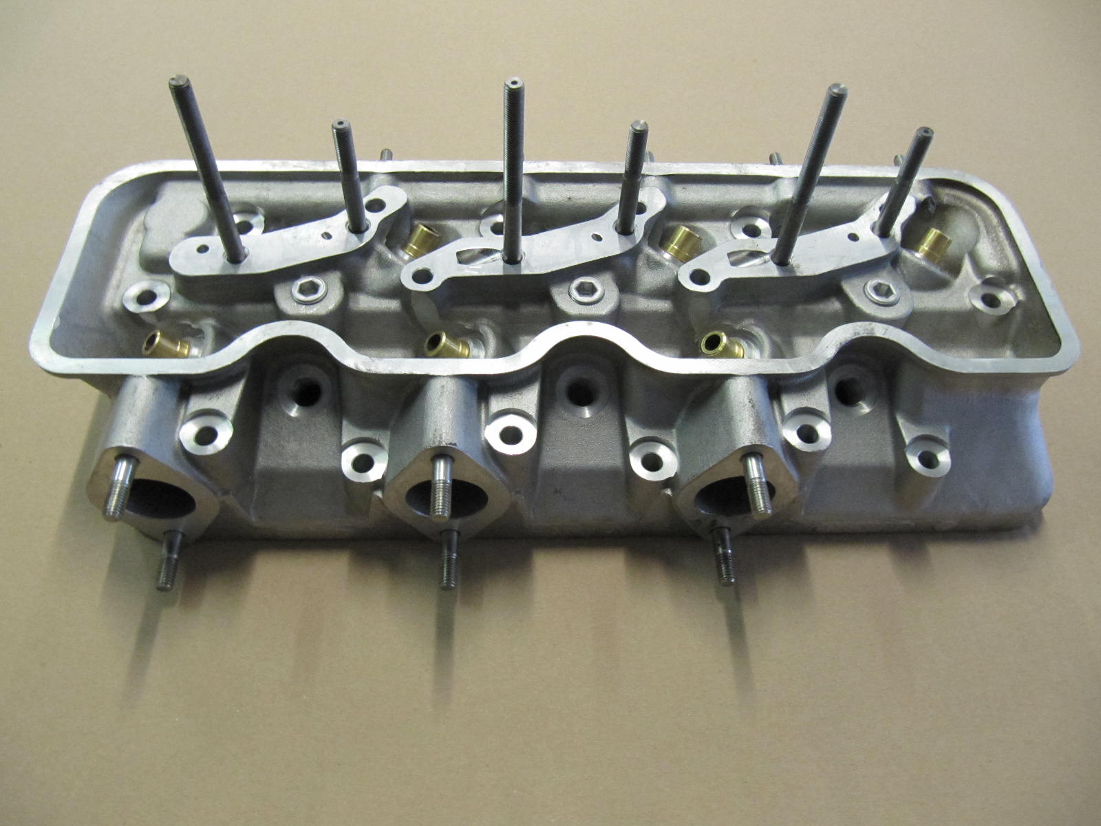 81100913 - CYLINDER HEAD