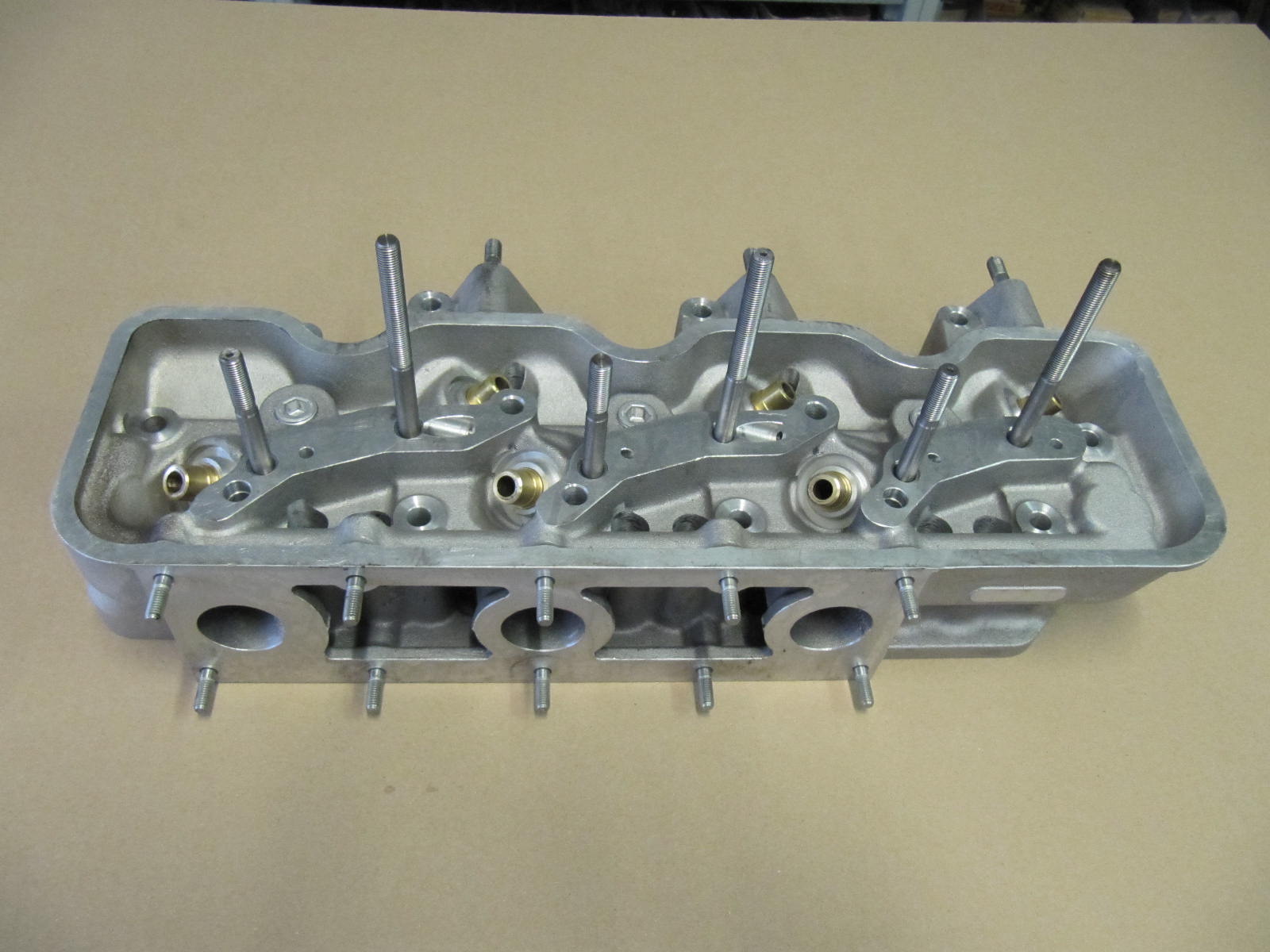 81100913 - CYLINDER HEAD