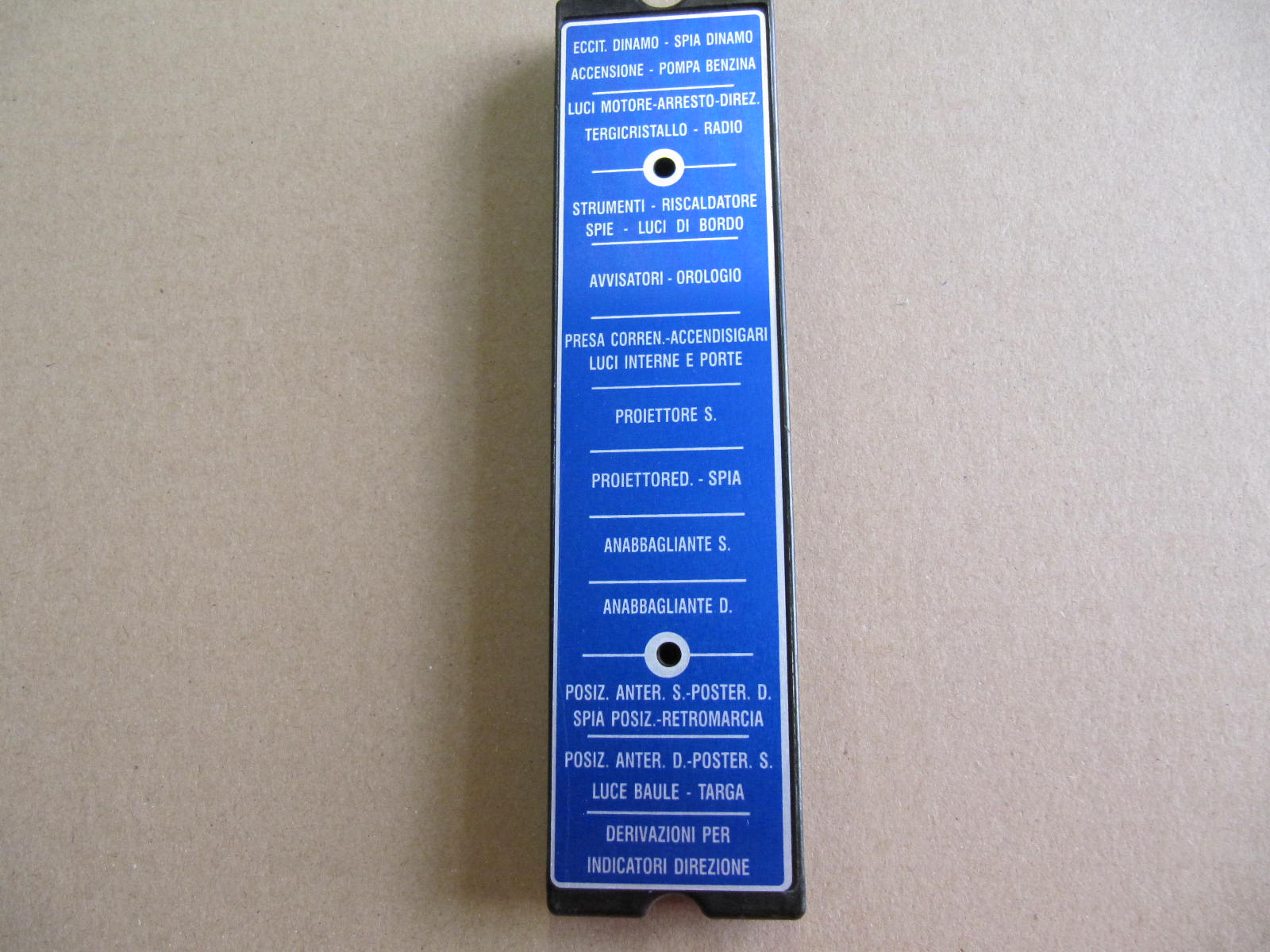 CAV1082 - FUSE BOX COVER WITH LABEL