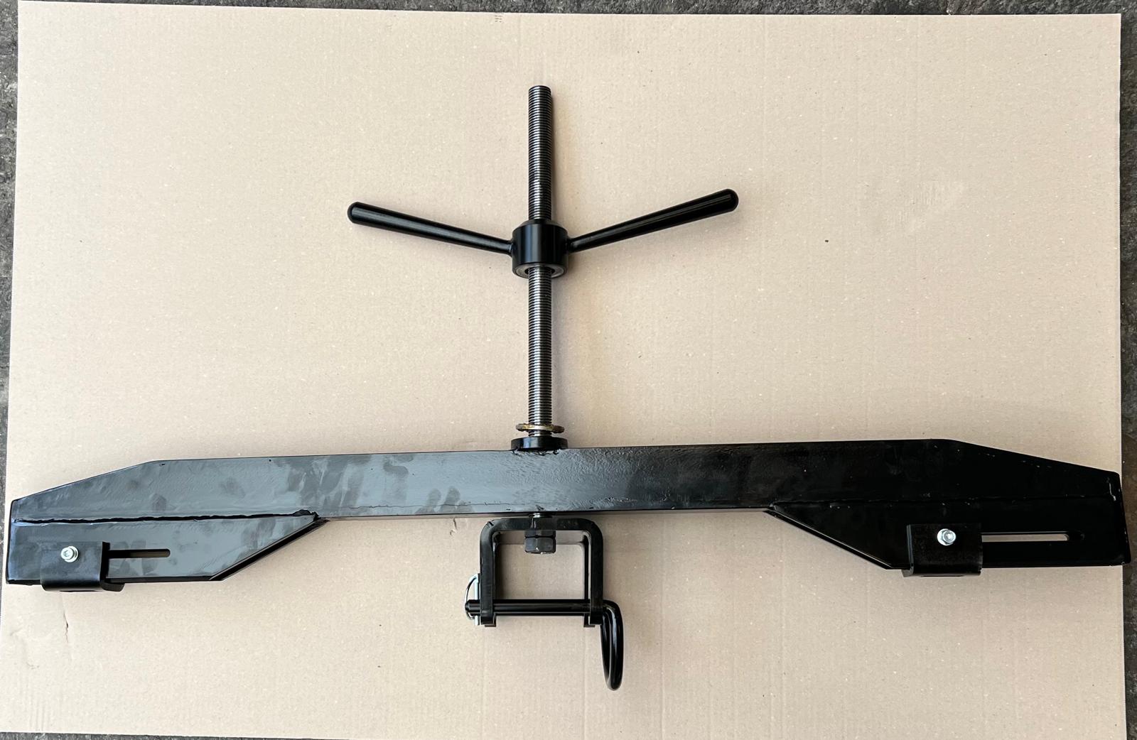 Attrezzo smontaggio balestra post. Aprilia