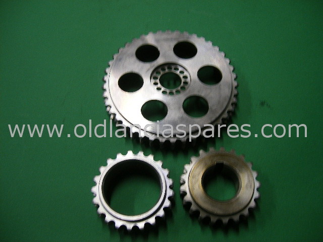 set ingranaggi distribuzione