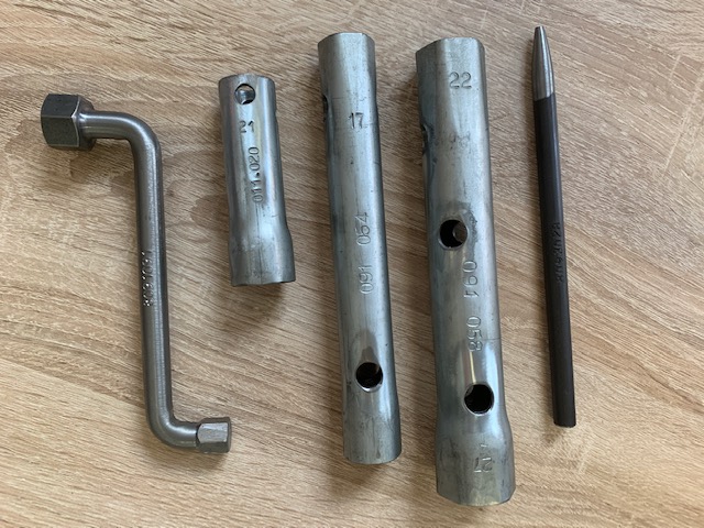 SET DOTAZIONE ATTREZZI COMPLETO