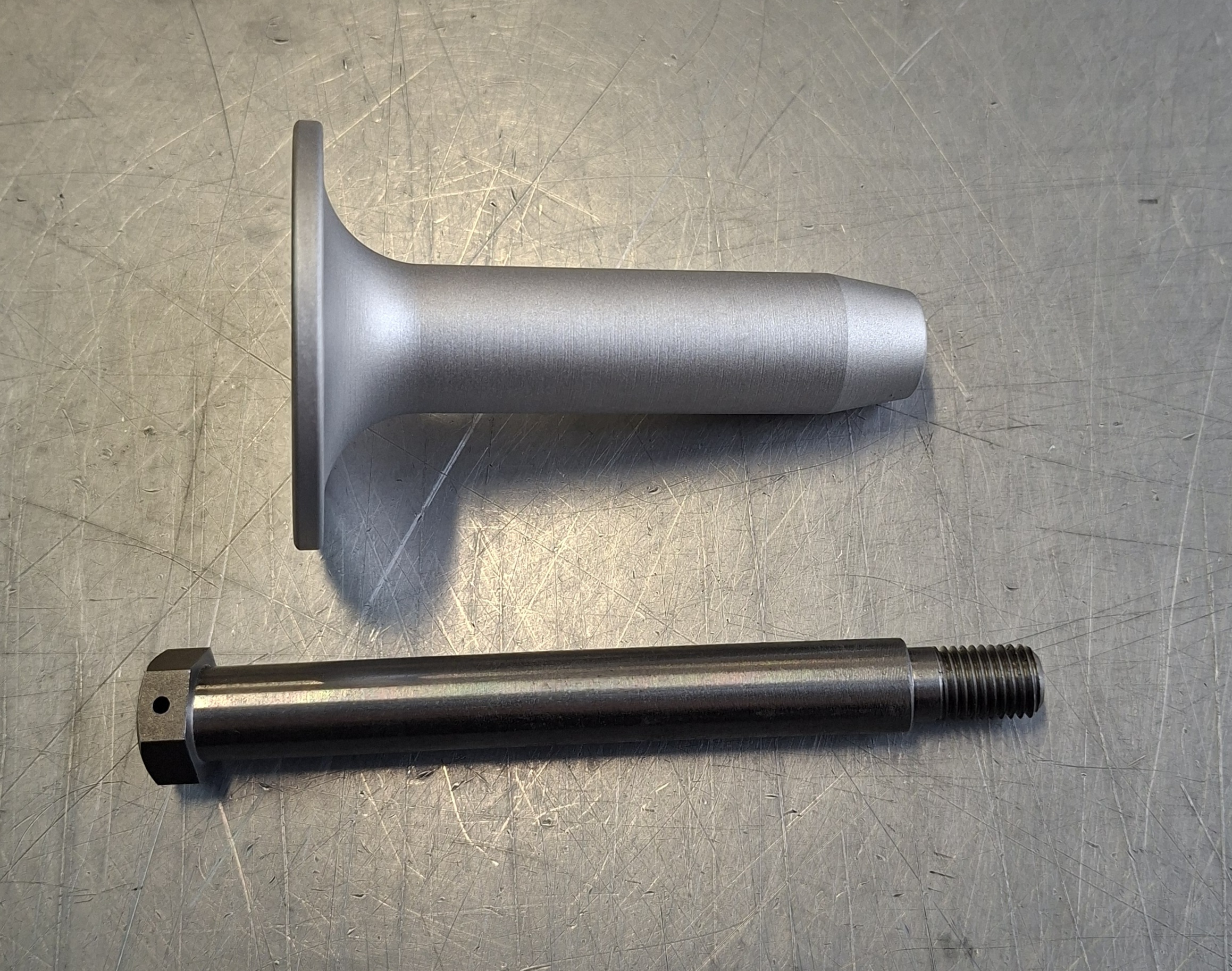 Set bullone + distanziale telaio lungo per Flaminia