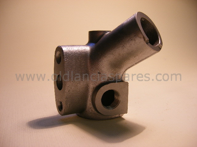 Raccordo inferiore radiatore